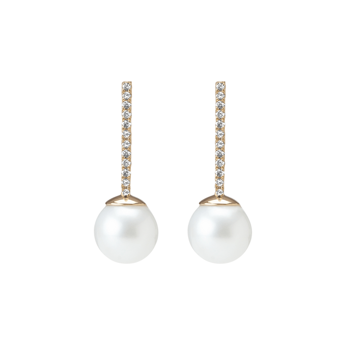 Proud Pearl Earrings with White Diamonds