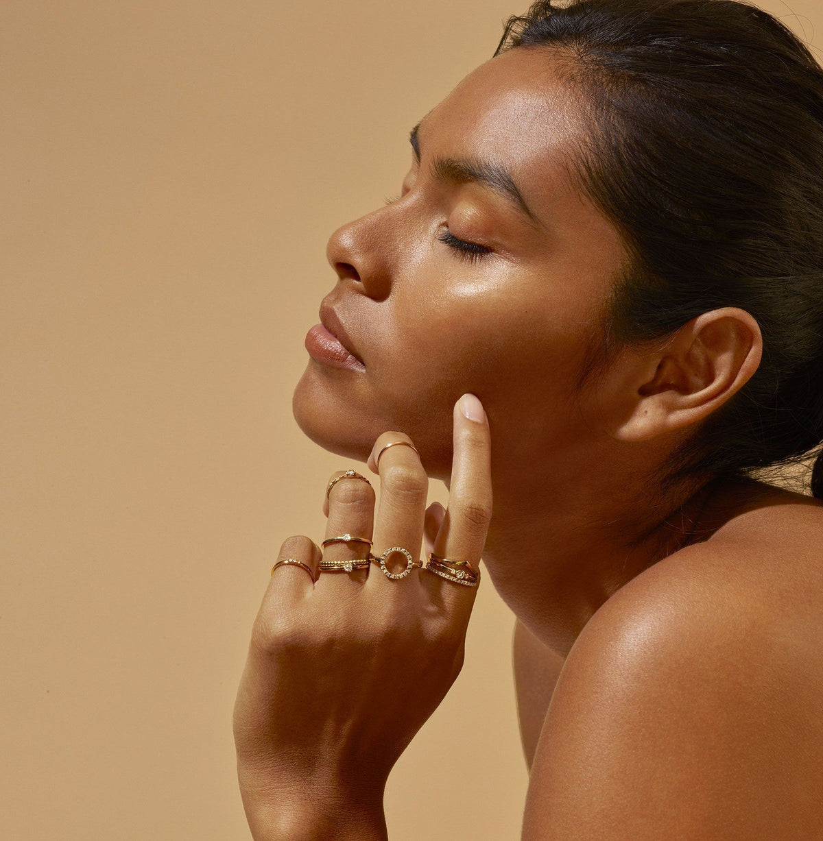 Diamond Circle Ring Lifestyle Model