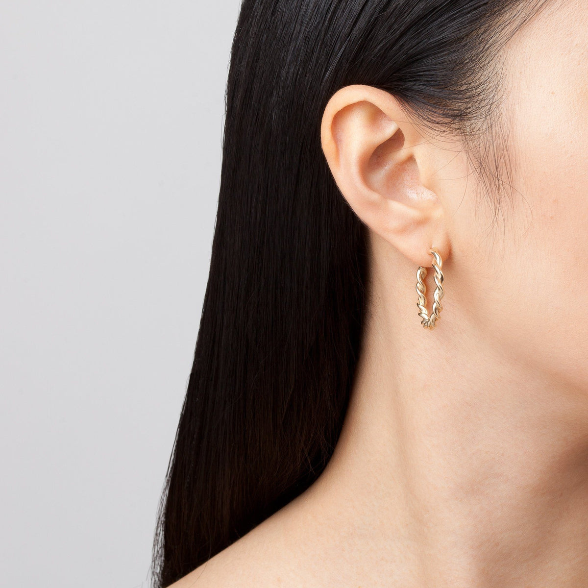 Gold Twist Hoop Earrings Model