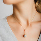 Proud Pearl Pendant with Diamonds