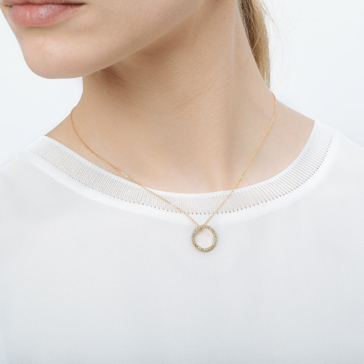 Diamond Circle Necklace   Model